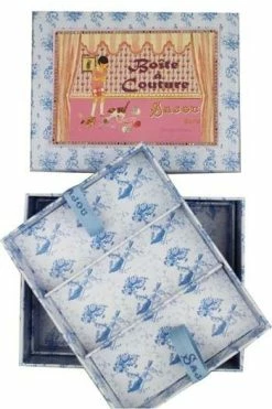 Boîte à Couture Vide Jeune Fille Et Son Chat