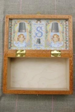 Boîte Bois Sérigraphiée Dés à Coudre -artisanat Soldes Magasin boite bois serigraphiee des a coudre 4