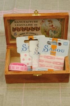 Boîte Bois Sérigraphiée Rubans -artisanat Soldes Magasin boite bois serigraphiee rubans 3