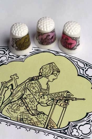 Dé De Porcelaine Blanche Brodeuse Sajou Rose 5 Dé De Porcelaine Blanche Brodeuse Sajou Rose – Image 5