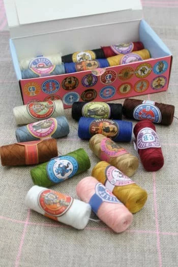 Fil Polyester 24 Cocons Assortiment Classique 3 Fil Polyester 24 Cocons Assortiment Classique – Image 3