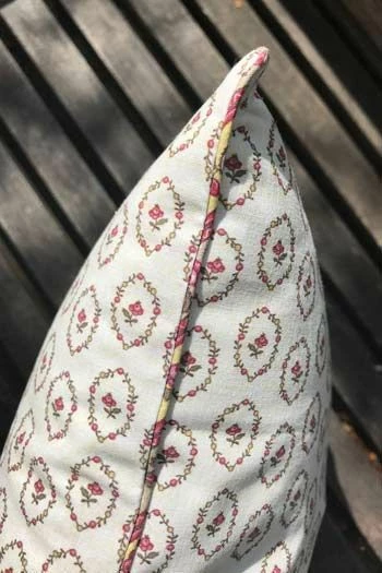 Housse Coussin 40 X 40cm Léontine 3 Housse Coussin 40 X 40cm Léontine – Image 3