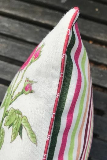 Housse Coussin 40 X 40cm Roses De Joséphine 3 Housse Coussin 40 X 40cm Roses De Joséphine – Image 3