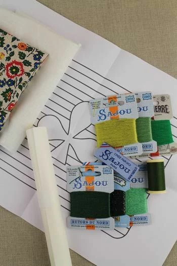 Kit Coussin Broderie Trèfle 2 Kit Coussin Broderie Trèfle – Image 2