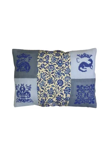 Kit Point De Croix Coussin Chenonceau Bleu 1 Kit Point De Croix Coussin Chenonceau Bleu