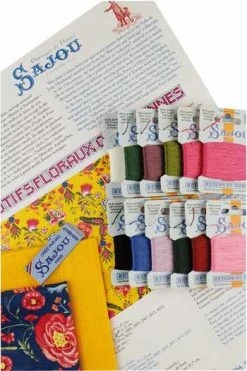 Kit Point De Croix - Coussin Fleurs Orientales Toucan -artisanat Soldes Magasin kit point de croix coussin fleurs orientales toucan 2