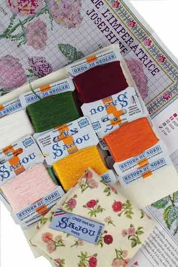 Kit Point De Croix Coussin Roses De Joséphine 9 Kit Point De Croix Coussin Roses De Joséphine – Image 9