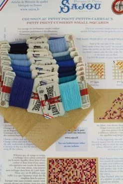 Kit Tapisserie Coussin Petits Carrés Bleus -artisanat Soldes Magasin kit tapisserie coussin petits carres bleus 3
