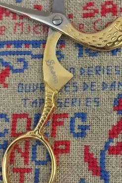 Paire De Ciseaux Broderie Cigogne Aurifiée Moyen 7 Paire De Ciseaux Broderie Cigogne Aurifiée Moyen -artisanat Soldes Magasin paire de ciseaux broderie cigogne aurifiee moyen 1