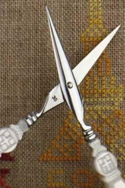 Paire De Ciseaux Broderie Façon Nacre Croix -artisanat Soldes Magasin paire de ciseaux broderie facon nacre croix 2