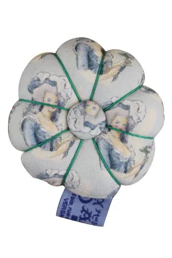 Pique-épingles En Tissu Marie Antoinette 1 Pique-épingles En Tissu Marie Antoinette