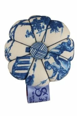 Pique-épingles En Tissu Toile De Jouy Bleue