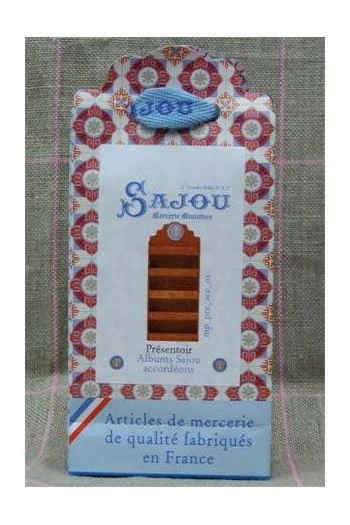 Présentoir Bois Miniature Albums Sajou 3 Présentoir Bois Miniature Albums Sajou – Image 3