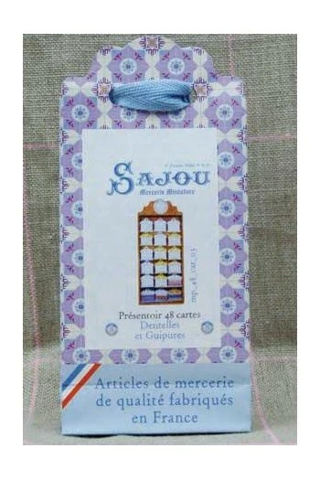 Présentoir Bois Miniature Dentelles 3 Présentoir Bois Miniature Dentelles – Image 3