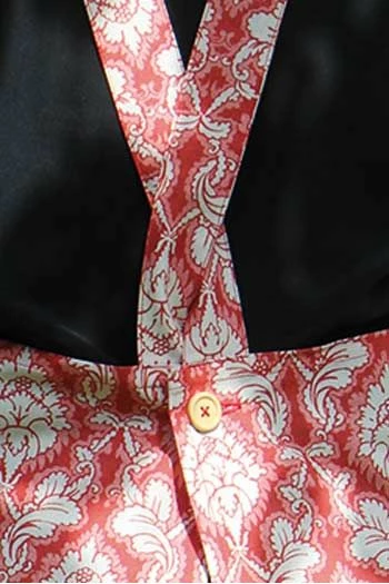 Tablier Japonais Tissu Damas Rouge 4 Tablier Japonais Tissu Damas Rouge – Image 4