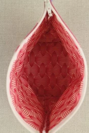 Trousse Toile Cirée Plaisirs Rose 3 Trousse Toile Cirée Plaisirs Rose – Image 3